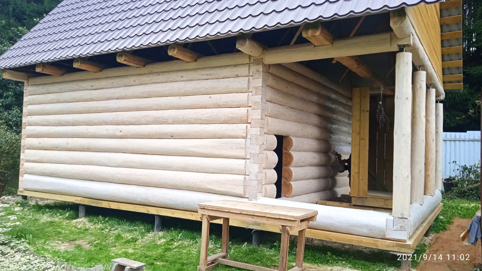 Сруб бани с террасой Сруб бани с террасой