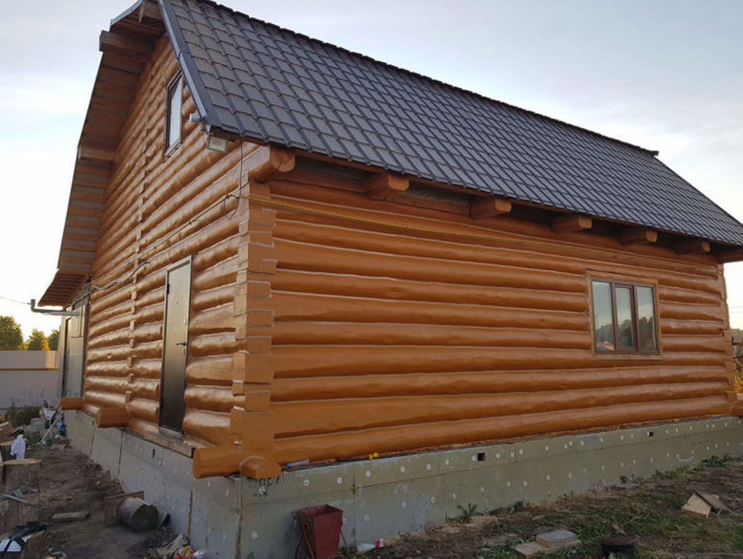 Сруб бани 3х6 с двускатной крышей Сруб бани 3х6 с двускатной крышей